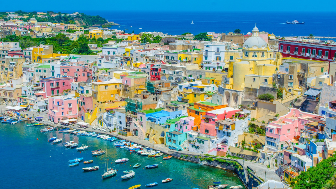 Napoli clădiri colorate